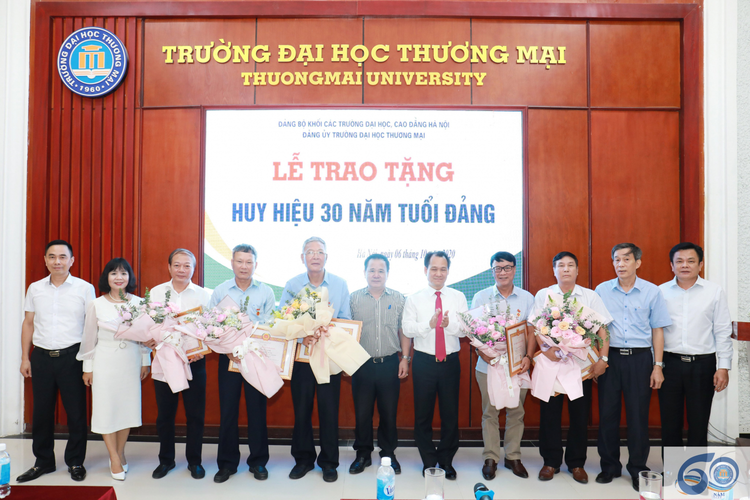 PGS.TS. Đàm Gia Mạnh vinh dự nhận danh hiệu 30 năm tuổi Đảng