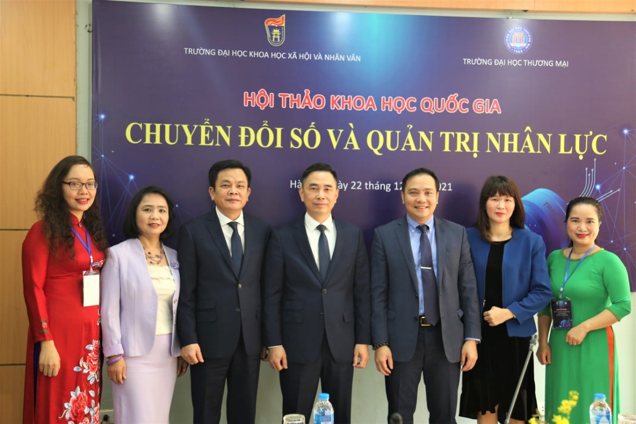 HỘI THẢO KHOA HỌC QUỐC GIA "CHUYỂN ĐỔI SỐ VÀ QUẢN TRỊ NHÂN LỰC"